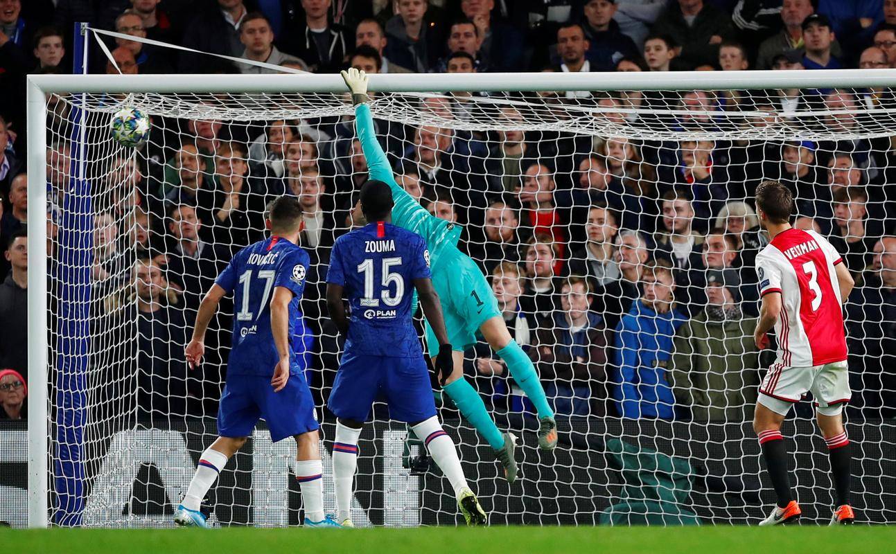 爱游戏登陆入口-里程碑夜阿贾克斯防线松动，NBA总决赛集结日刷纪录，信心回归，临场指挥获称赞的简单介绍