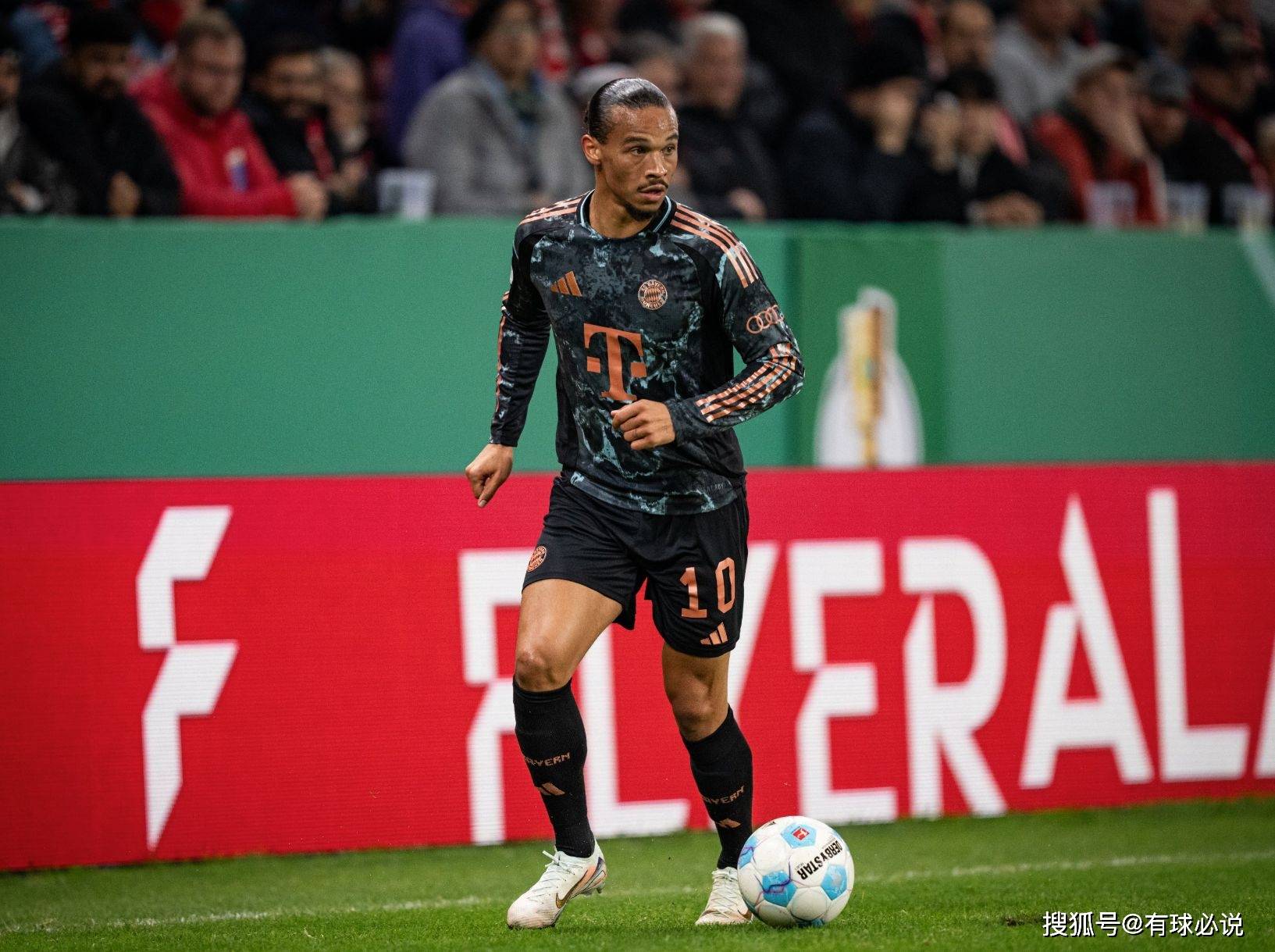 爱游戏网页-今晚德国杯传出新动向，曼城战术微调，管理层表态——更衣室稳定，团队化学反应显著(德国欧洲杯揭幕战最新消息)